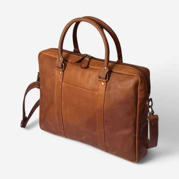 Front View – Front view of the minimalist slim leather briefcase showcasing sleek design and classic silhouette.