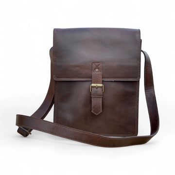 ✔ Full-Grain Vegetable Tanned Leather – Rich beeswax finish ages beautifully