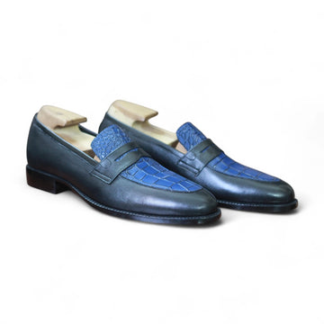 Front View – Men’s Alligator Leather Penny Loafers, handcrafted with premium alligator leather for a rich, elegant look.