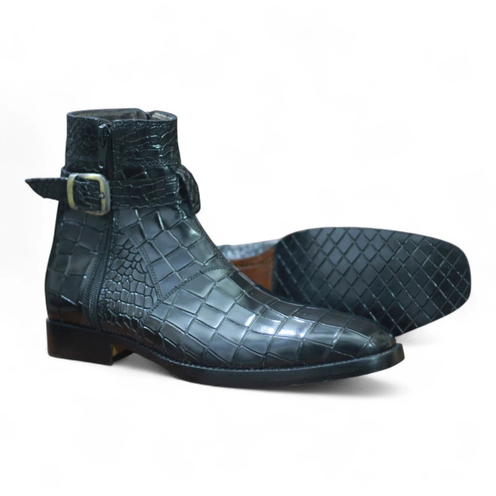 Sole: Durable Tire Rubber Sole for Grip & Flexibility

