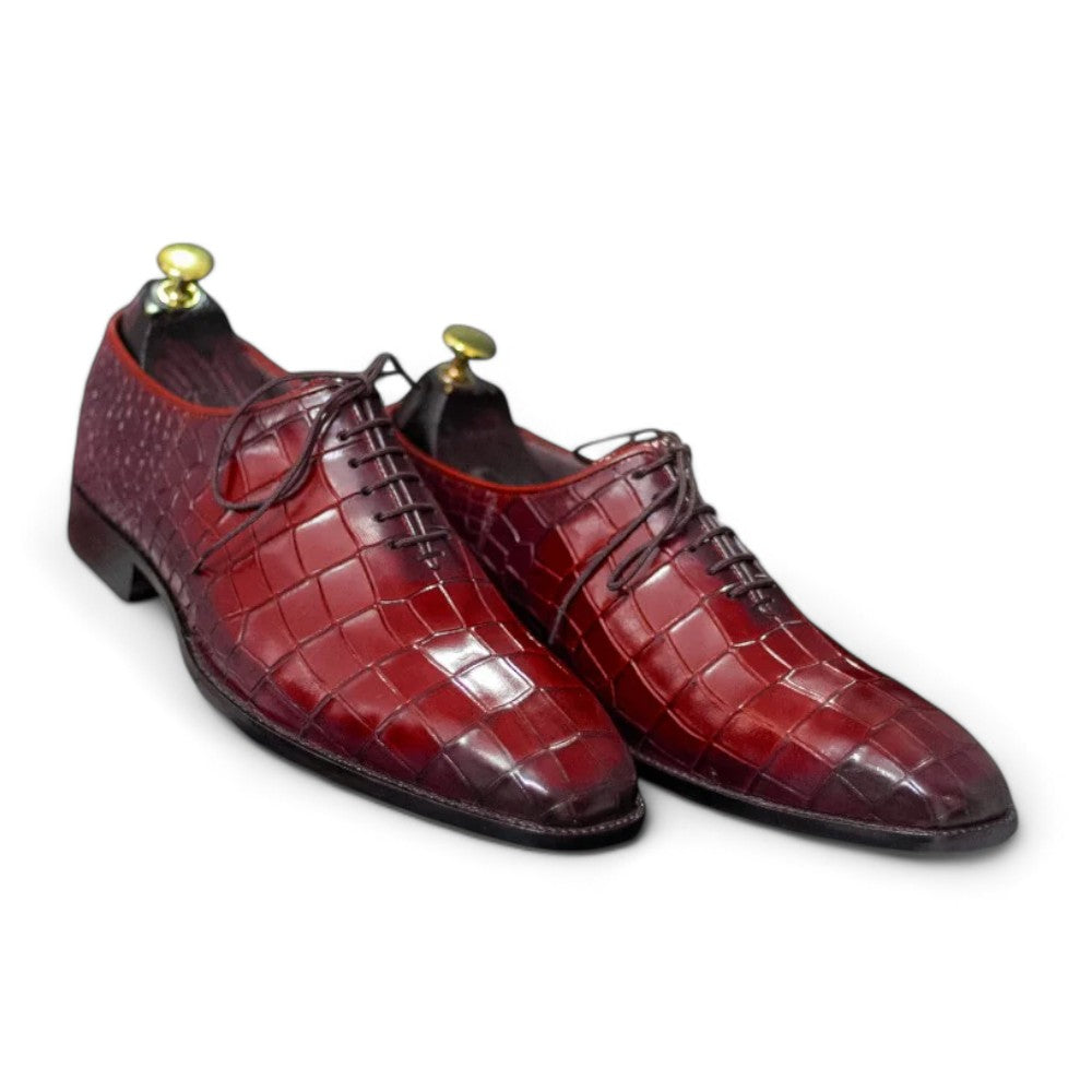 Men's Alligator Print Whole Cut Shoes featuring a luxurious design and premium materials.