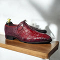 Men's Alligator Print Whole Cut Shoes featuring a luxurious design and premium materials.