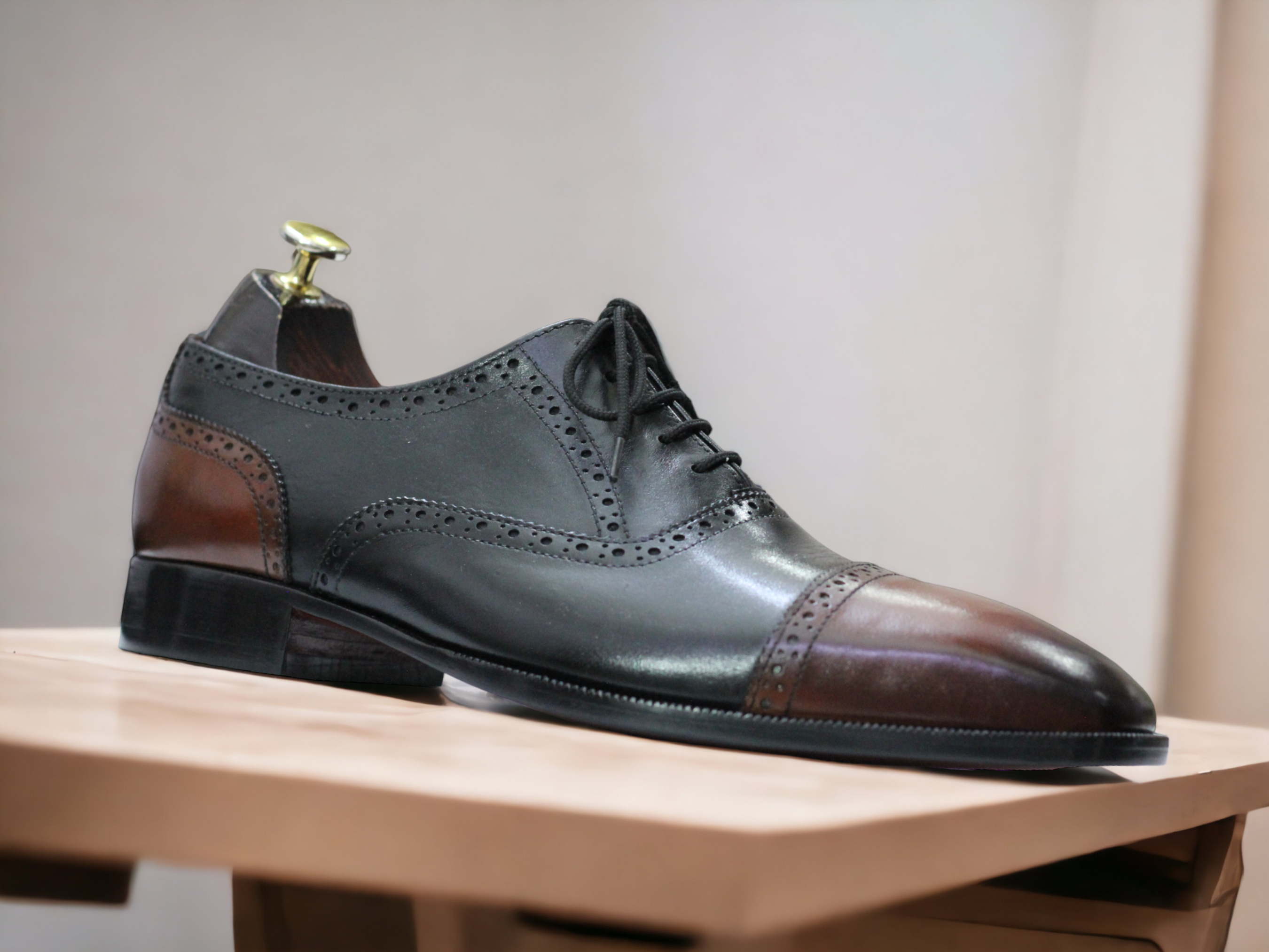 Men's Black & Brown Oxford Shoes with Leather Lining and Sole