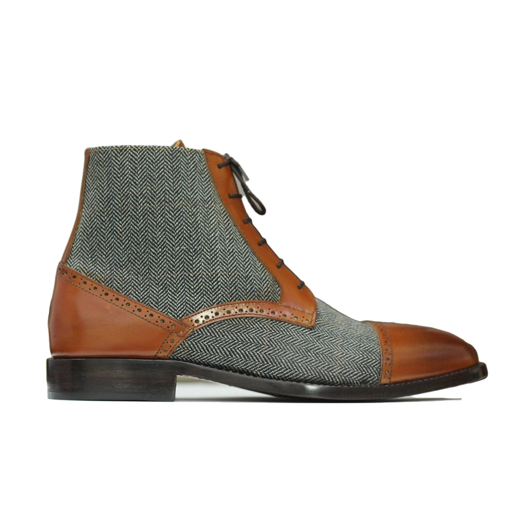 Side View – Side profile of Men’s Two-Tone Tweed and Leather Cap Toe Designer Boots, offering a classic yet modern look with premium craftsmanship.

