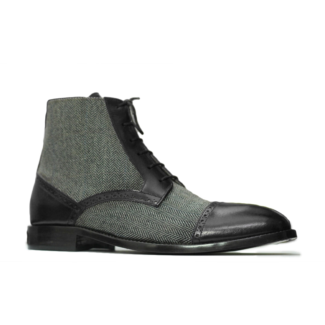 Top View – Black Top angle of Men’s Designer Ankle Boots, showcasing the elegant two-tone tweed and leather cap toe with soft leather lining.

