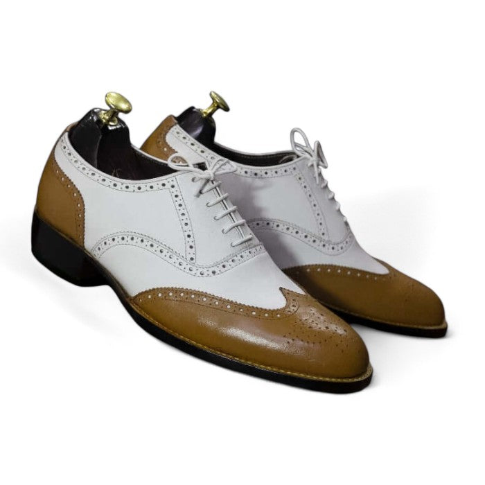 Premium leather oxford shoes for men, featuring a sleek design and shiny finish