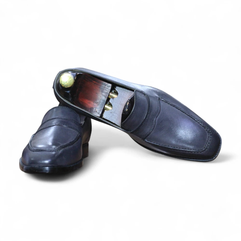 Handmade grey loafers with round toe design

