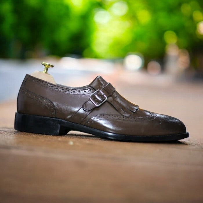 Men's dark brown fringe buckle wingtip brogue leather shoes