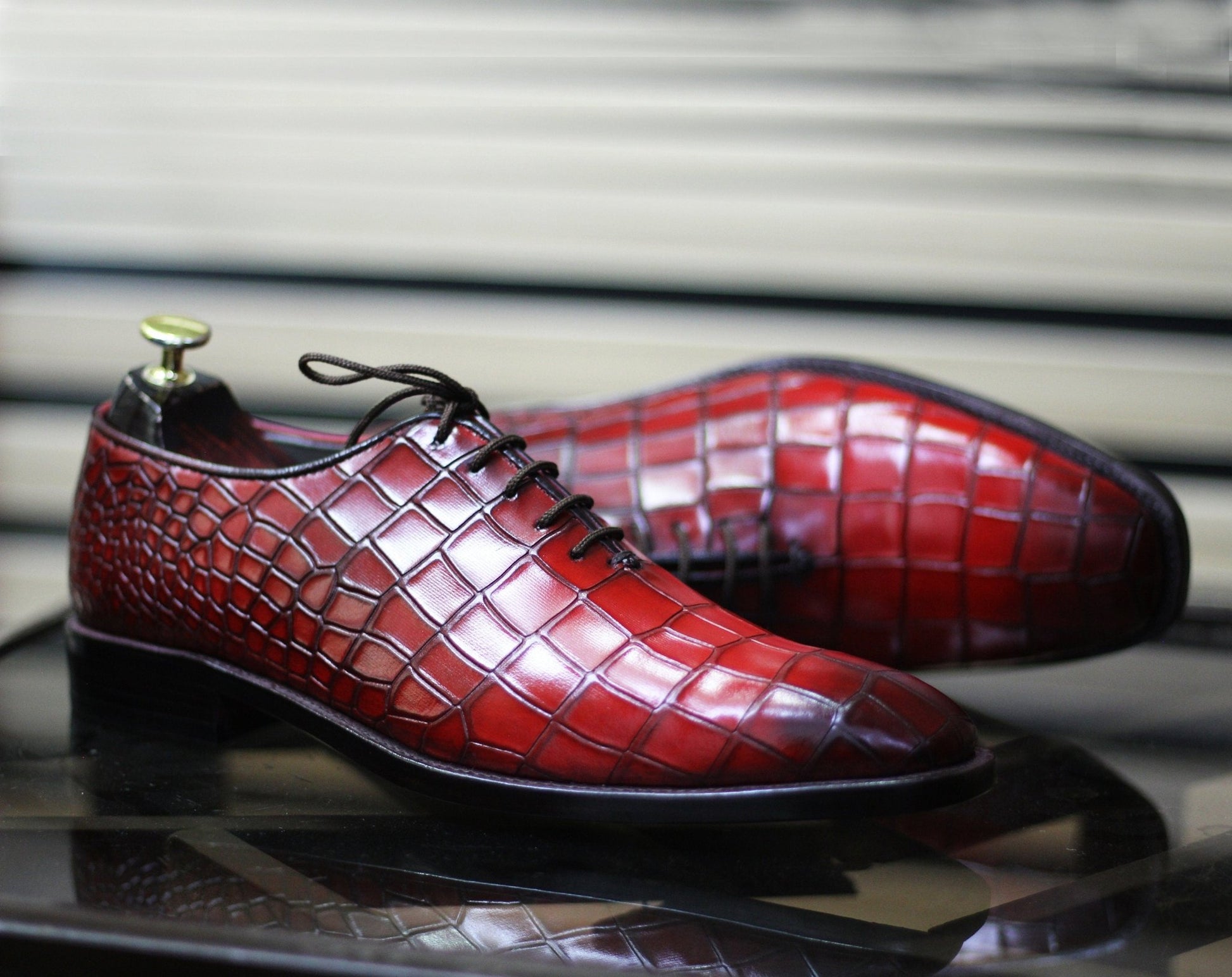 Handmade Men's Alligator Dress Shoes Leather Whole Cut Lace Up Dress Shoes, Alligator Texture Shoes - Posh FootwearShoes