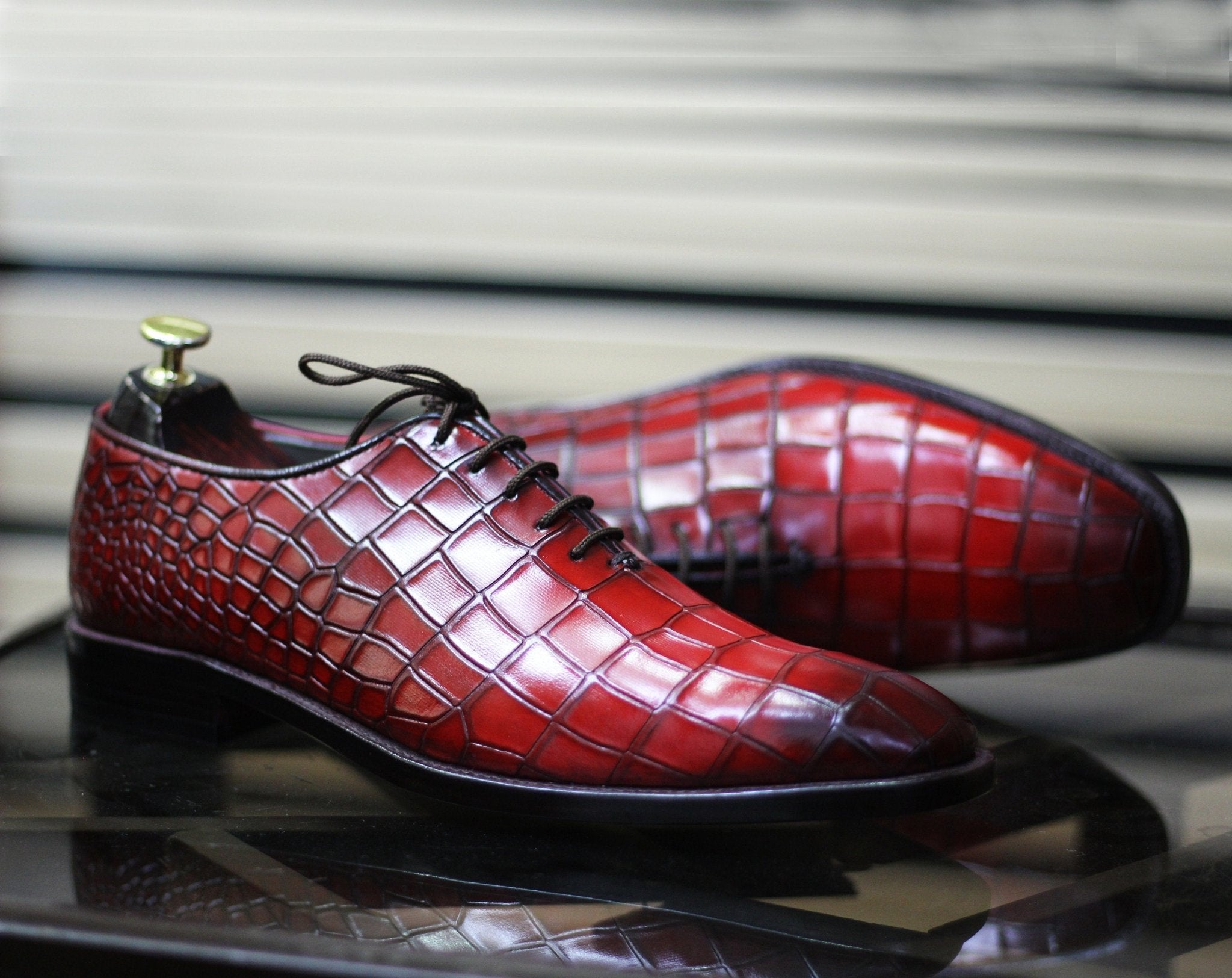 Handmade Men's Alligator Dress Shoes Leather Whole Cut Lace Up Dress Shoes, Alligator Texture Shoes - Posh FootwearShoes