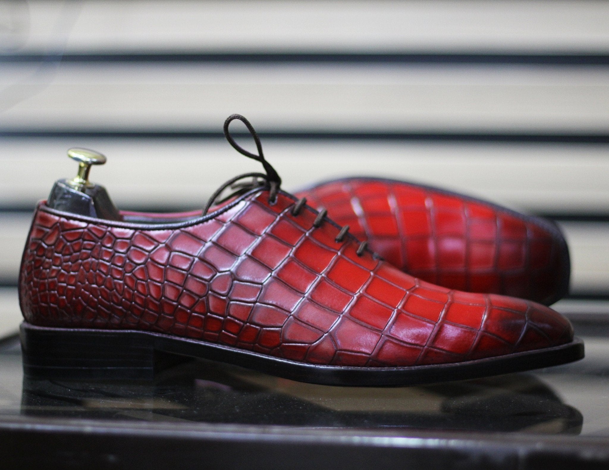 Handmade Men's Alligator Dress Shoes Leather Whole Cut Lace Up Dress Shoes, Alligator Texture Shoes - Posh FootwearShoes