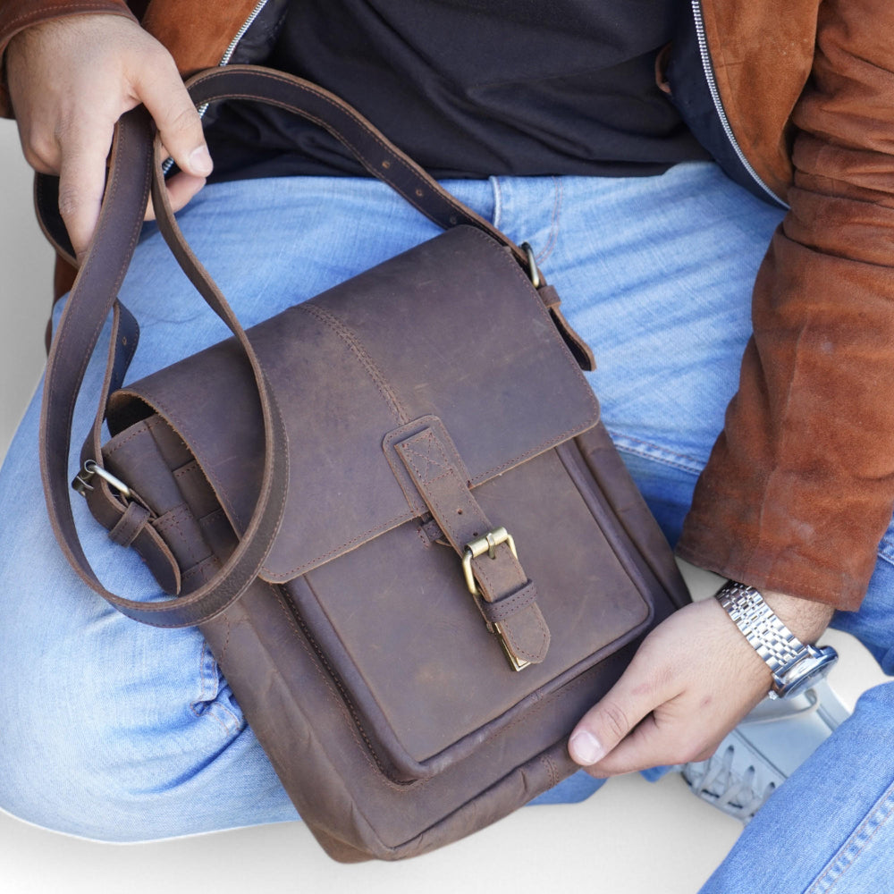 Top View – Top-down view with bag open, revealing compartments


