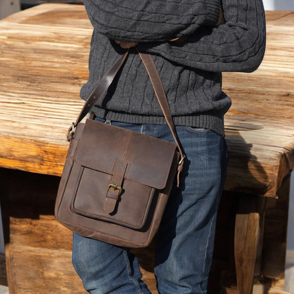 Lifestyle View – Woman wearing the bag crossbody while walking outdoors

