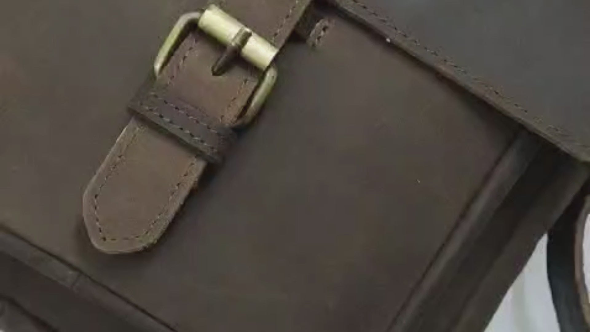 Posh Footwear Vedio inside pocket– Side profile showing bag depth and strap attachment